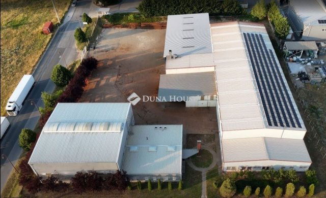 Eladó ipari ingatlan, Veresegyházon 897 M Ft