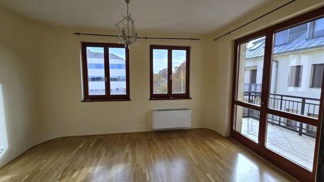 Kiadó téglalakás, albérlet, VI. kerületben, Benczúr utcában