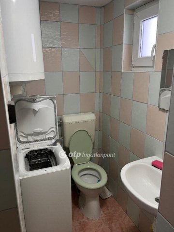 Eladó családi ház, Ajkán 49 M Ft, 2+1 szobás