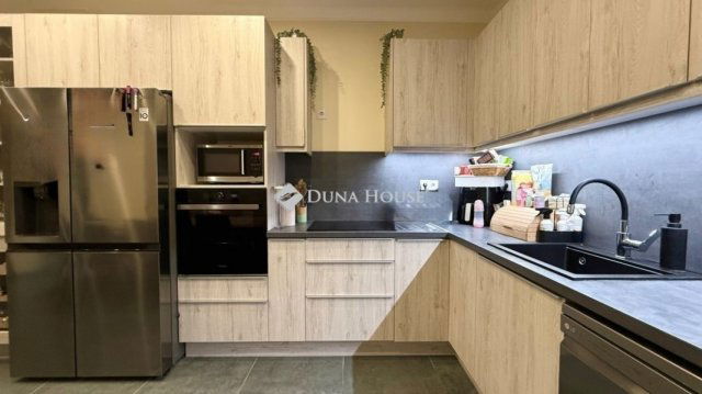 Eladó ikerház, Budapesten, XVIII. kerületben 102 M Ft, 3 szobás