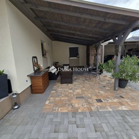 Eladó téglalakás, Lajosmizsén 80 M Ft, 4 szobás