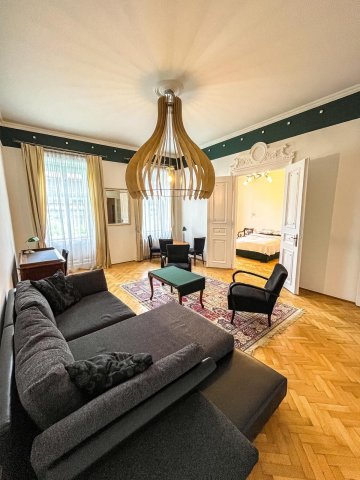 Eladó téglalakás, Budapesten, VI. kerületben, Andrássy úton