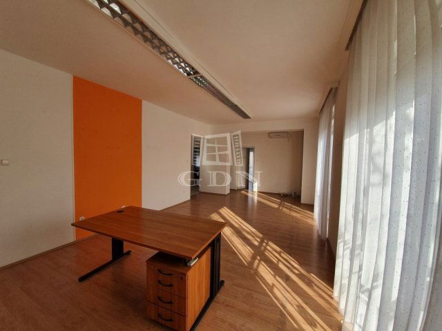 Kiadó iroda, Székesfehérvárott 150 E Ft / hó, 2 szobás