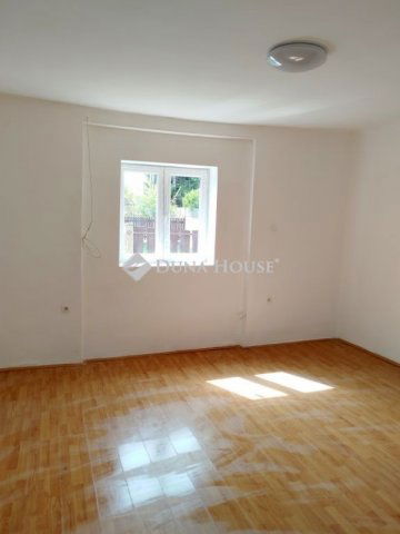 Eladó családi ház, Balsán 19 M Ft, 2 szobás