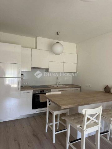 Kiadó téglalakás, albérlet, Pécsett 270 E Ft / hó, 2 szobás