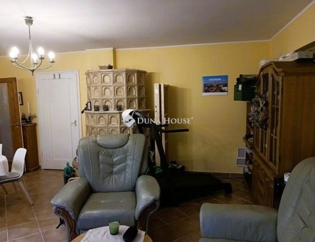 Eladó családi ház, Esztergomban 119 M Ft, 4 szobás