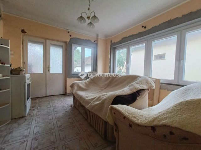 Eladó családi ház, Kunszentmártonban, Szentesi úton 14 M Ft