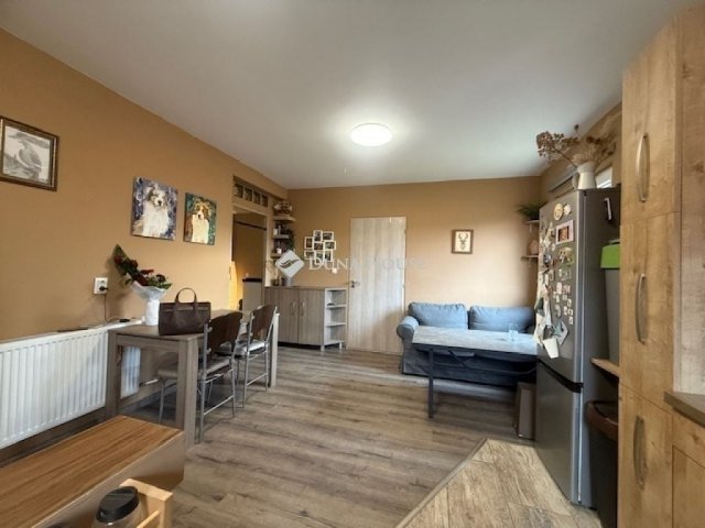 Eladó családi ház, Vecsésen 88 M Ft, 5 szobás