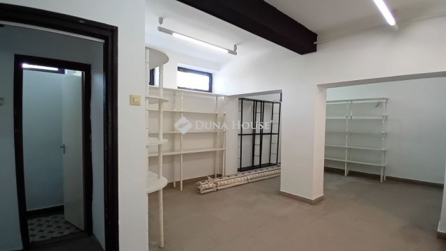 Eladó üzlethelyiség, Siófokon 38.99 M Ft / költözzbe.hu