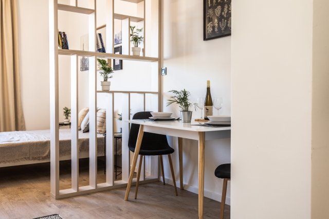 Kiadó téglalakás, albérlet, Pécsett, János utcában, 1 szobás