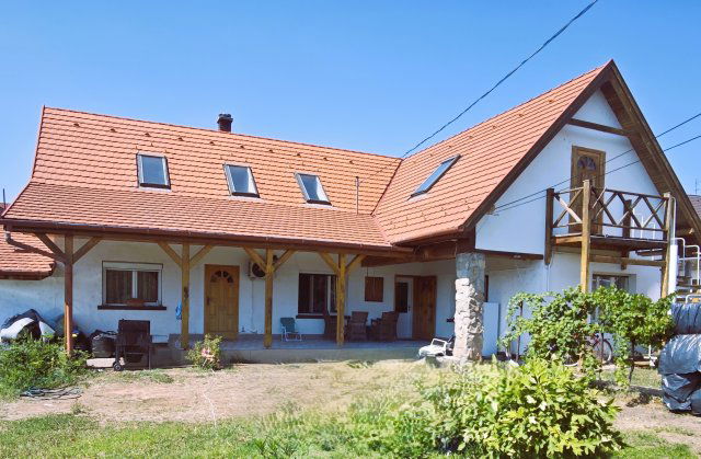 Eladó családi ház, Lovason 84.9 M Ft, 2 szobás