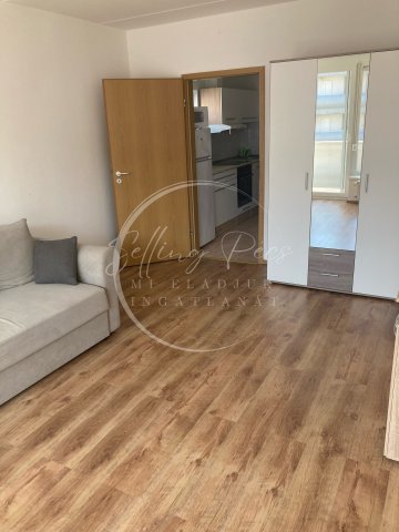 Eladó téglalakás, Pécsett, Tildy Zoltán utcában 39.9 M Ft