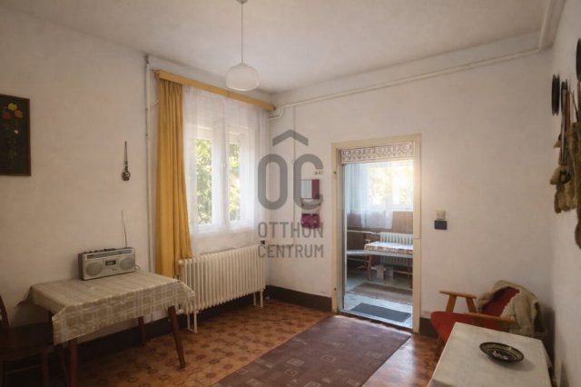 Eladó családi ház, Komáromban 44.9 M Ft, 4 szobás