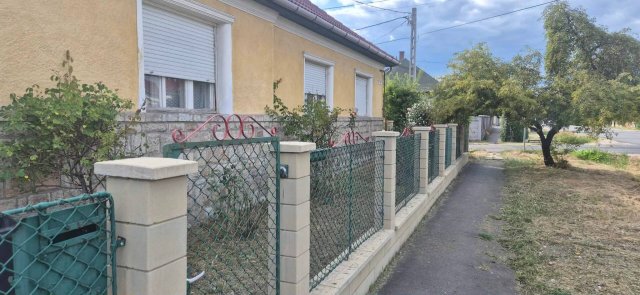 Eladó családi ház, Miskolcon 49.999 M Ft, 3+1 szobás