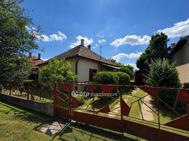 Eladó családi ház, Komádiban 20.9 M Ft, 2+1 szobás