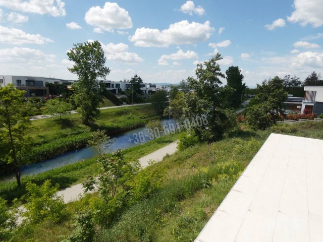 Eladó családi ház, Mogyoródon 279 M Ft, 5 szobás