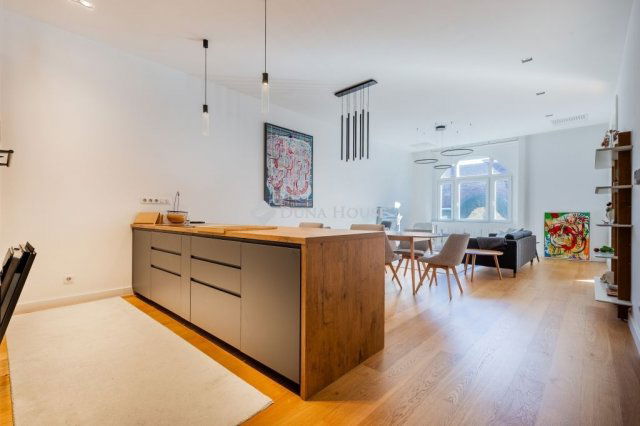 Eladó téglalakás, Budapesten, V. kerületben 325 M Ft, 4 szobás