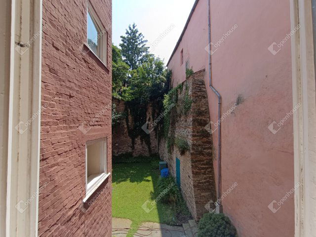 Eladó téglalakás, Sopronban 54 M Ft, 2+1 szobás