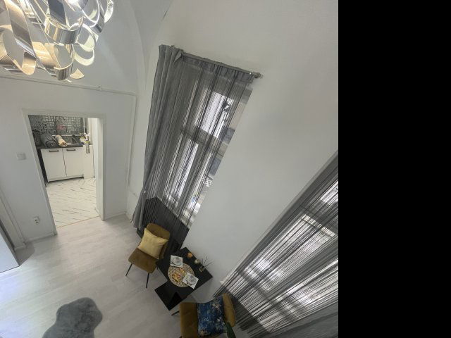 Eladó téglalakás, Budapesten, VI. kerületben, Hajós utcában