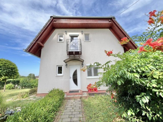Kiadó családi ház, albérlet, Kaposváron 300 E Ft / hó