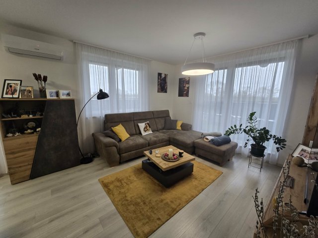 Eladó téglalakás, Mosonmagyaróváron 82.9 M Ft, 3 szobás