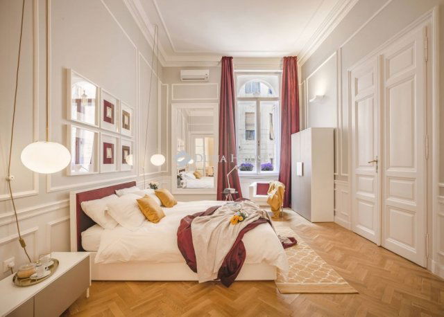 Eladó téglalakás, Budapesten, V. kerületben 252.2 M Ft, 4 szobás