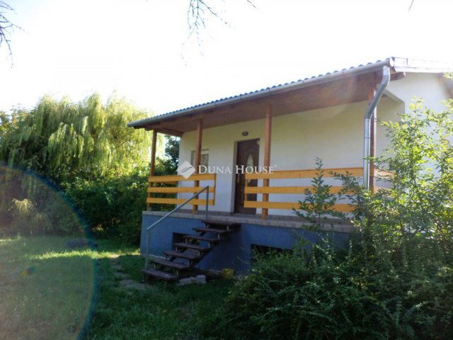 Eladó családi ház, Kápolnásnyéken 59.9 M Ft, 1+1 szobás