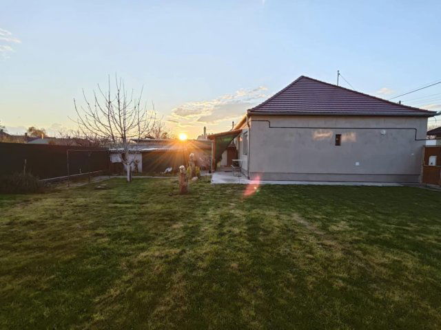 Eladó családi ház, Kalocsán 45 M Ft, 2 szobás