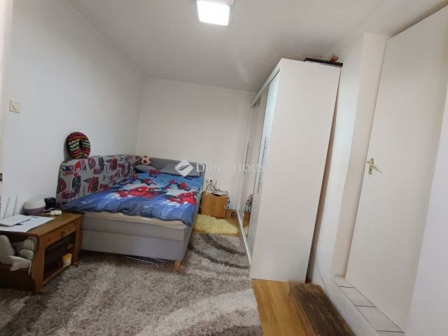 Eladó családi ház, Szentmártonkátán 28.99 M Ft, 2 szobás