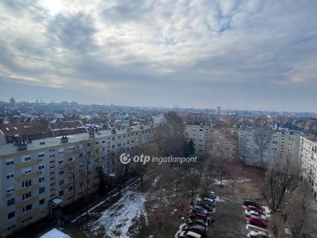 Eladó panellakás, Szegeden 49.5 M Ft, 2 szobás