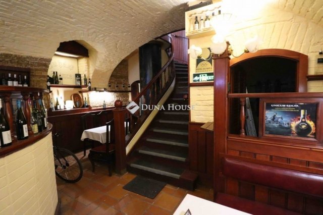 Eladó üzlethelyiség, Budapesten, VI. kerületben 123 M Ft