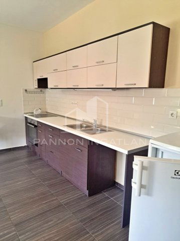 Kiadó téglalakás, albérlet, Úrkúton 120 E Ft / hó, 1+1 szobás