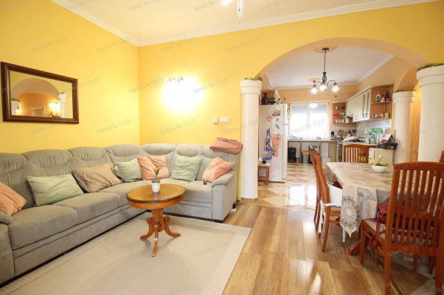 Eladó családi ház, Győrött 139.8 M Ft, 4 szobás