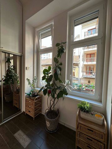 Eladó téglalakás, Budapesten, VI. kerületben 161 M Ft, 3 szobás