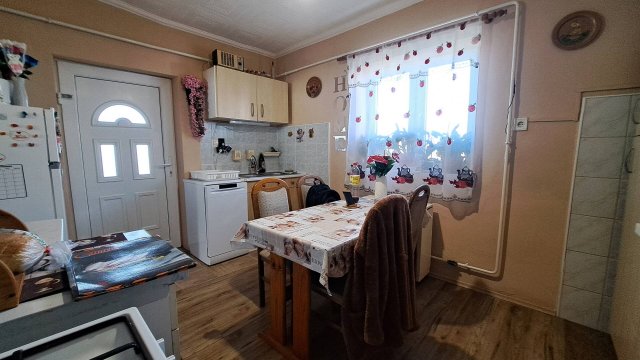 Eladó családi ház, Göncön 21 M Ft, 2 szobás