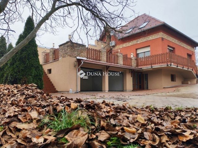 Eladó családi ház, Gödöllőn 134 M Ft, 4+2 szobás
