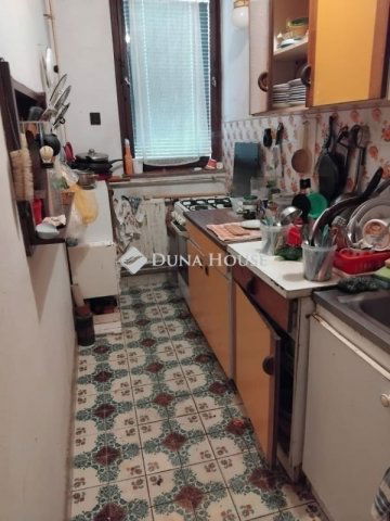 Eladó családi ház, Pécsett 85 M Ft, 4 szobás