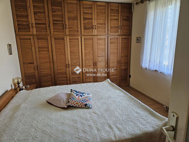 Eladó családi ház, Dunabogdányban 94.001 M Ft, 4 szobás