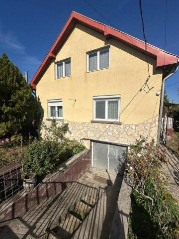 Eladó családi ház, Szigethalmon 89.99 M Ft, 4 szobás