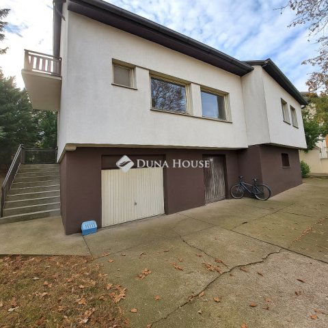 Eladó ikerház, Budapesten, III. kerületben 230 M Ft, 5 szobás