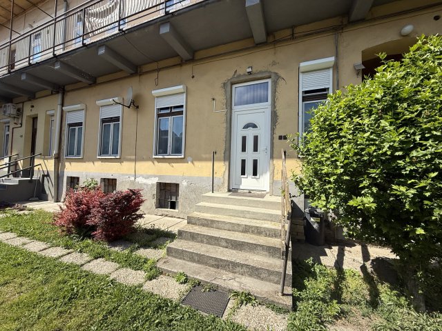 Kiadó téglalakás, albérlet, Esztergomban 170 E Ft / hó