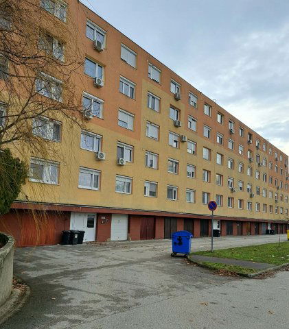 Eladó panellakás, Nyíregyházán 45 M Ft, 2+2 szobás