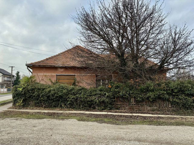 Eladó családi ház, Jászladányon 8.3 M Ft, 5 szobás