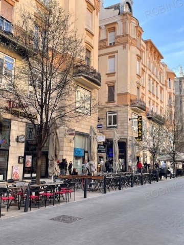 Eladó téglalakás, Budapesten, V. kerületben, Ferenciek terén