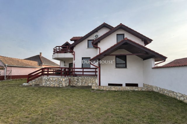 Eladó családi ház, Kakucson 249.9 M Ft, 5 szobás