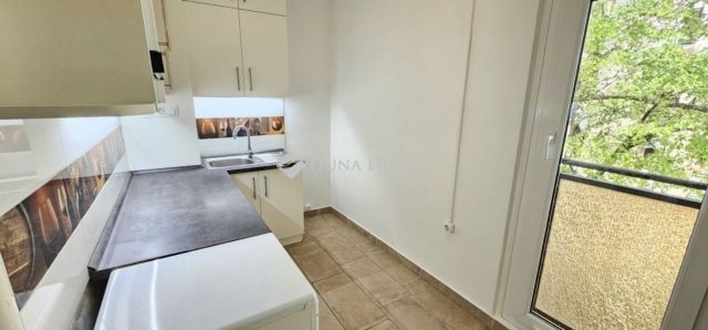 Eladó panellakás, Pécsett 47.99 M Ft, 2 szobás