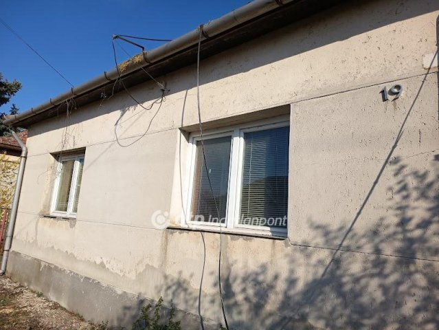 Eladó családi ház, Csányon 21 M Ft, 3 szobás