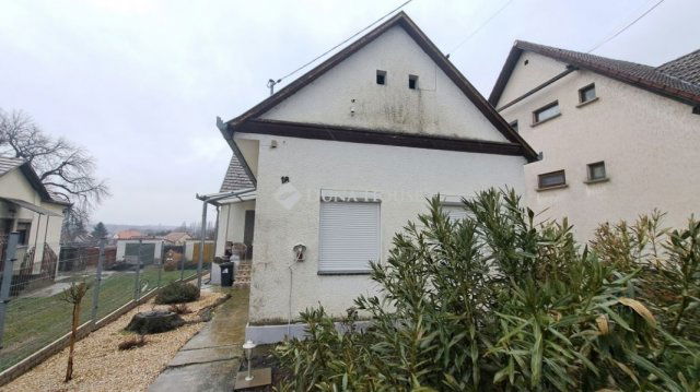 Eladó családi ház, Villányban 46 M Ft, 3 szobás