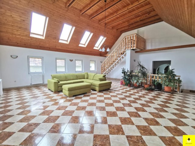 Eladó családi ház, Szakonyon 64.6 M Ft, 5 szobás