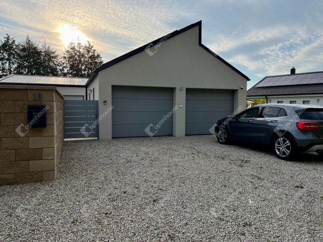 Eladó családi ház, Hövejen 119.9 M Ft, 3 szobás